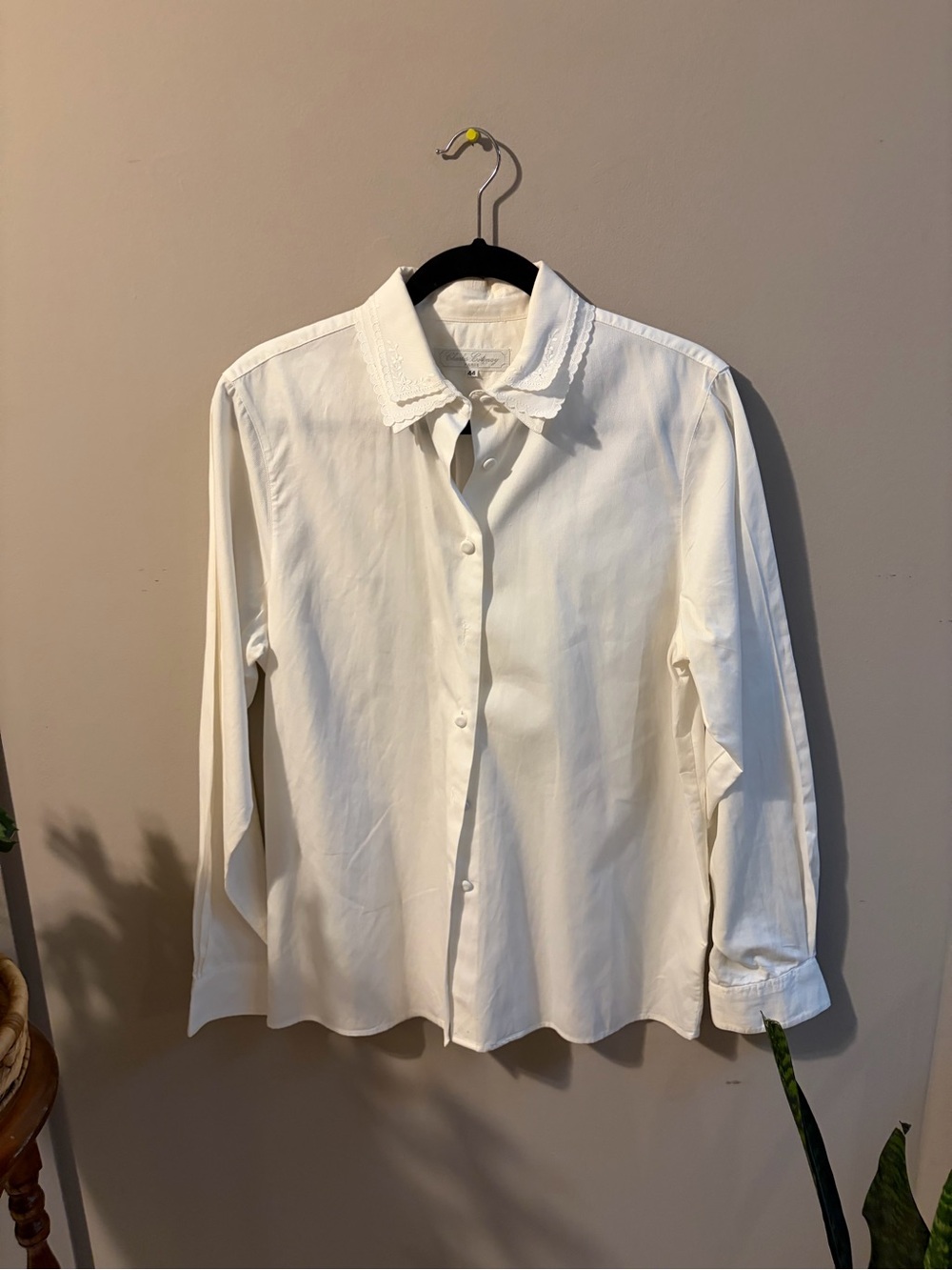 Women's Classic White Button-Up Shirt with Scalloped Collar